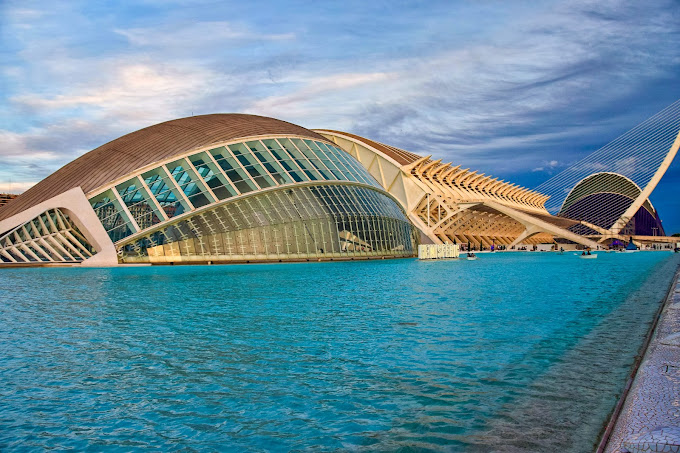 17. Cultural Center (مرکز فرهنگی)